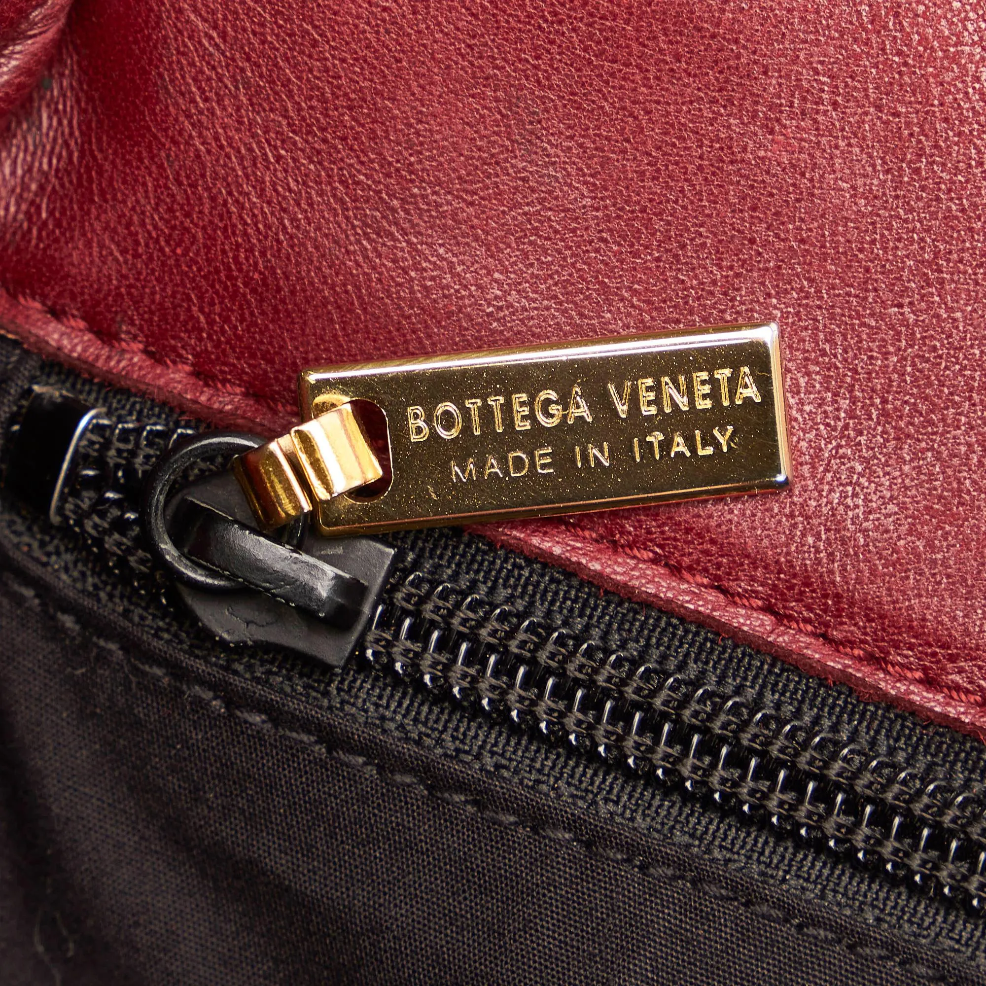 Bottega Veneta Intrecciato Leather Handbag (SHG-29242)