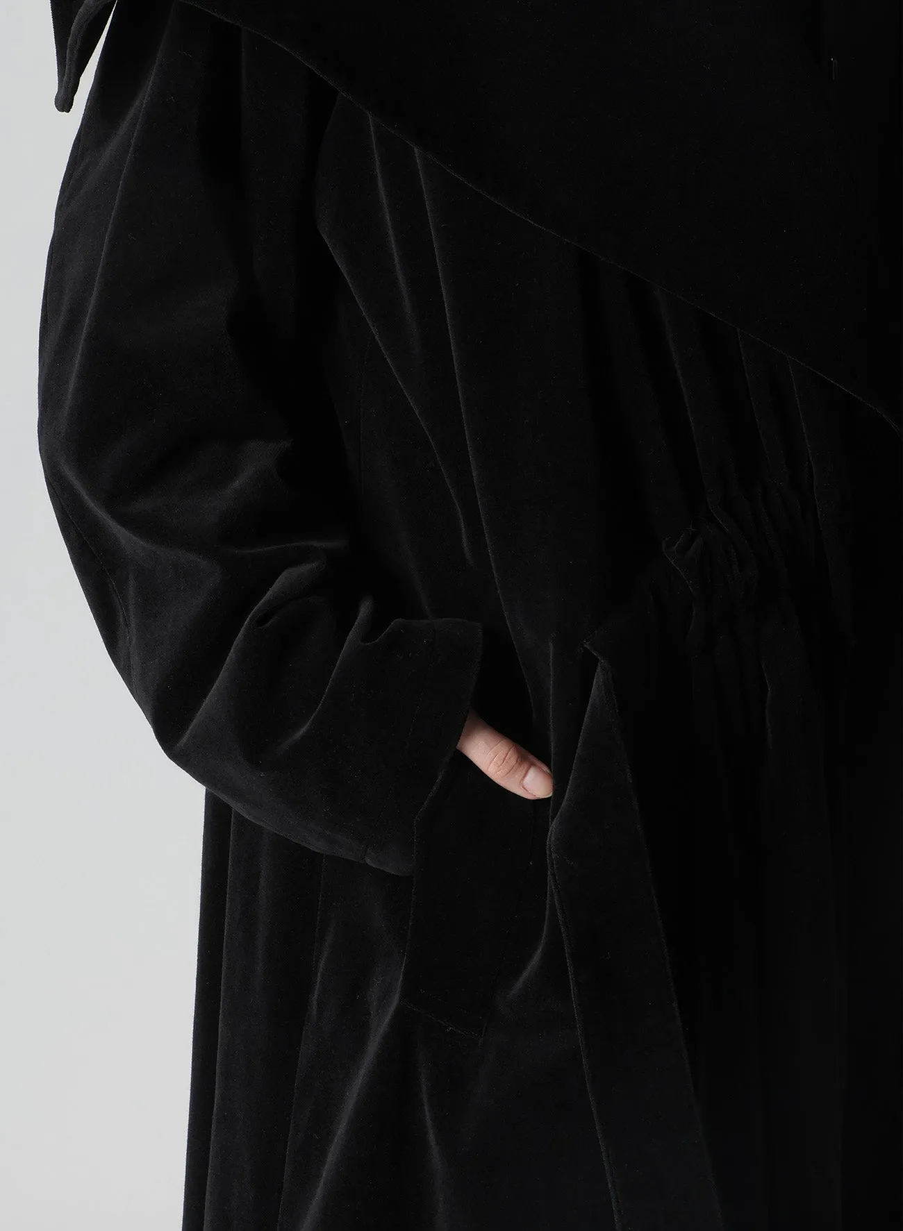 C/Ry VELVET FRONT GATHER DETAIL COAT