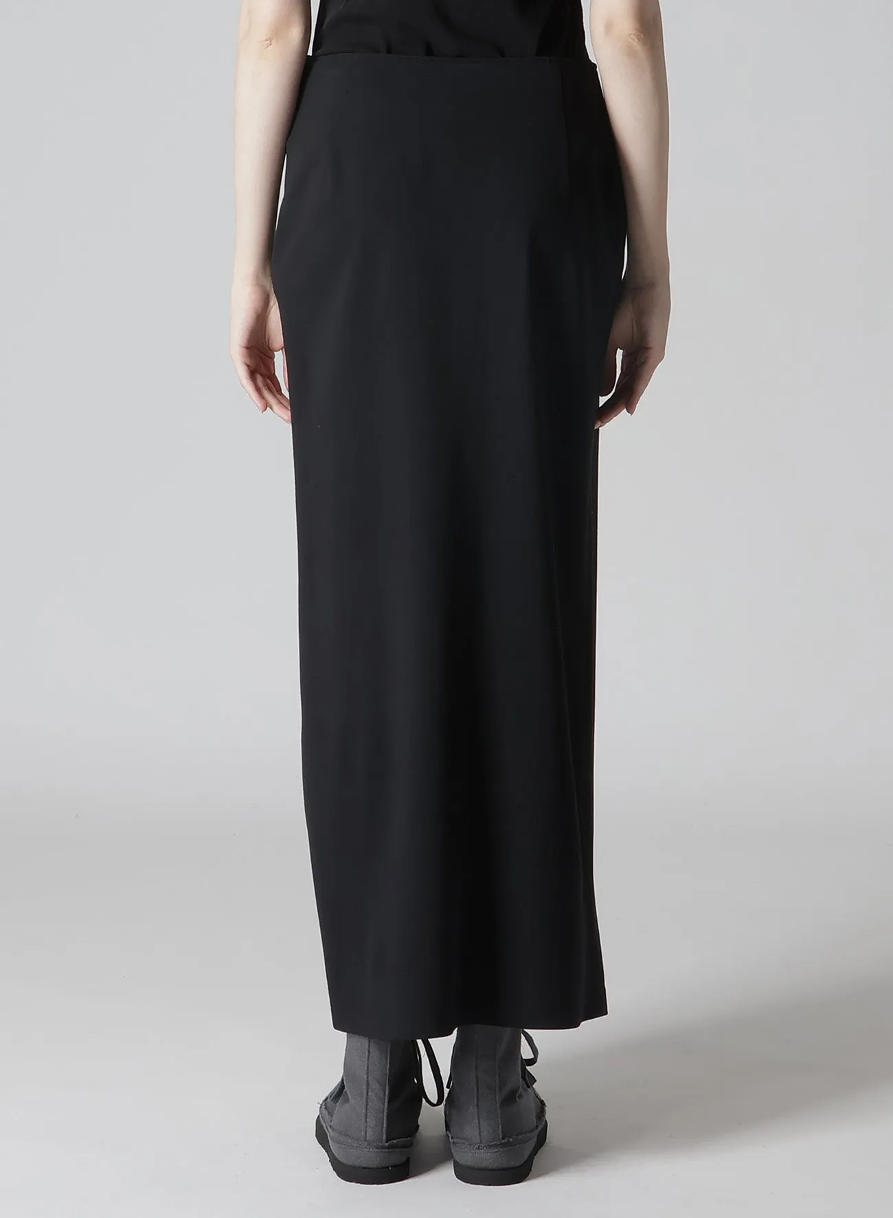 DAMAGED GABARDINE L TUCK DETAIL SLIM SKIRT