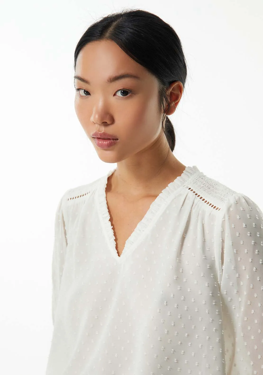 Elastic details plumetis blouse - White