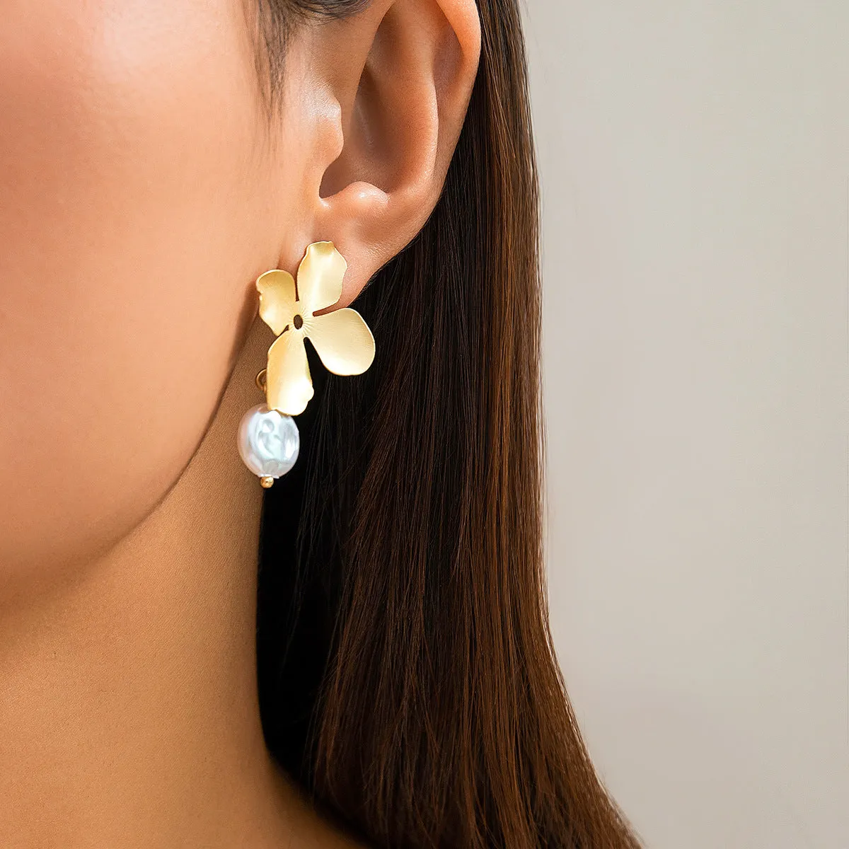 Elegant Cross-border French Petal Earrings with Imitation Pearl Details