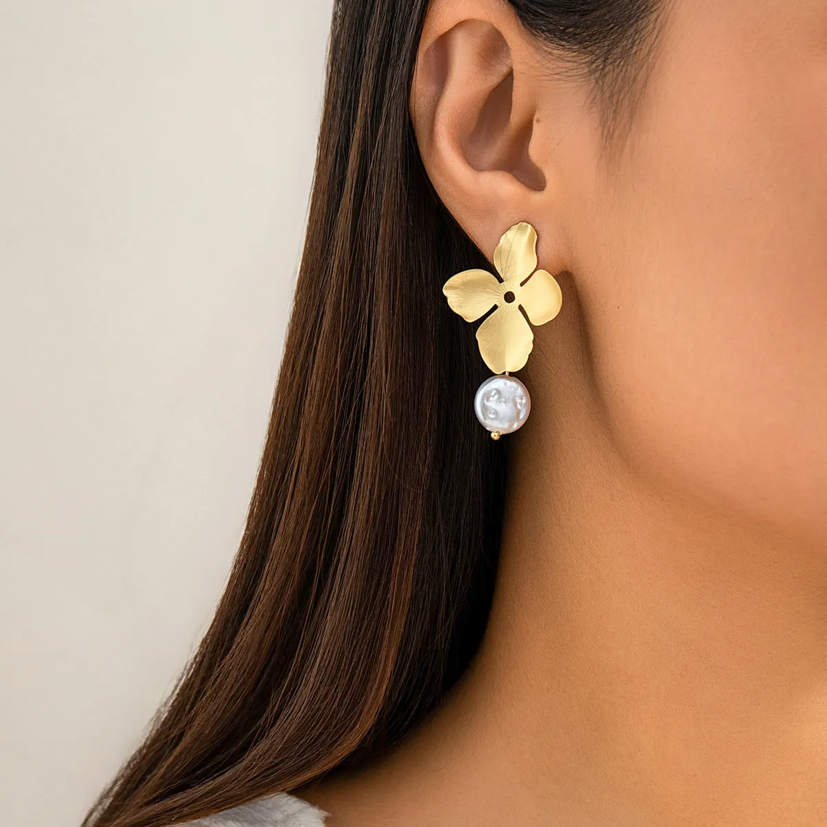 Elegant Cross-border French Petal Earrings with Imitation Pearl Details