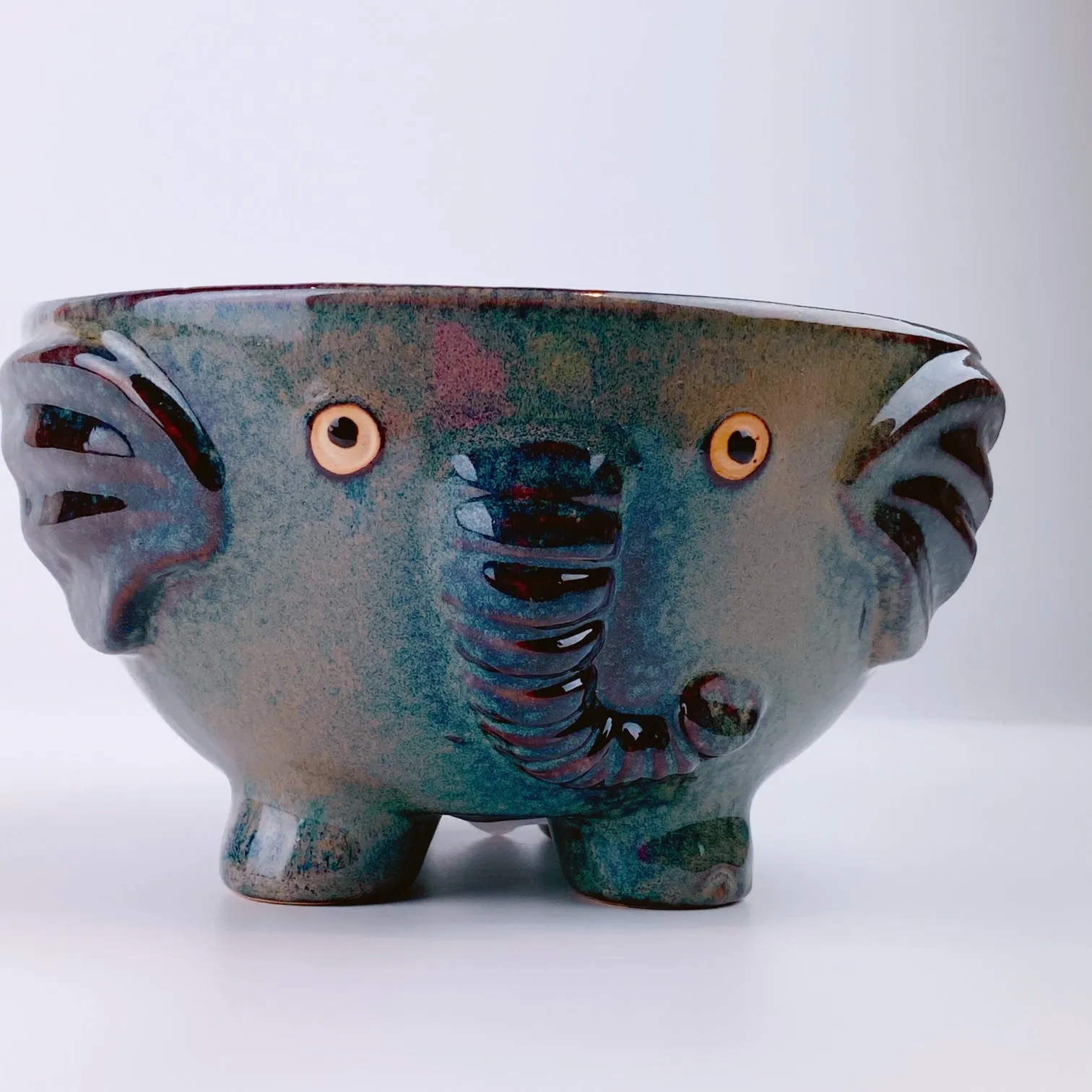 Elephant 6 Inch Bowl with Standing Happy Feet