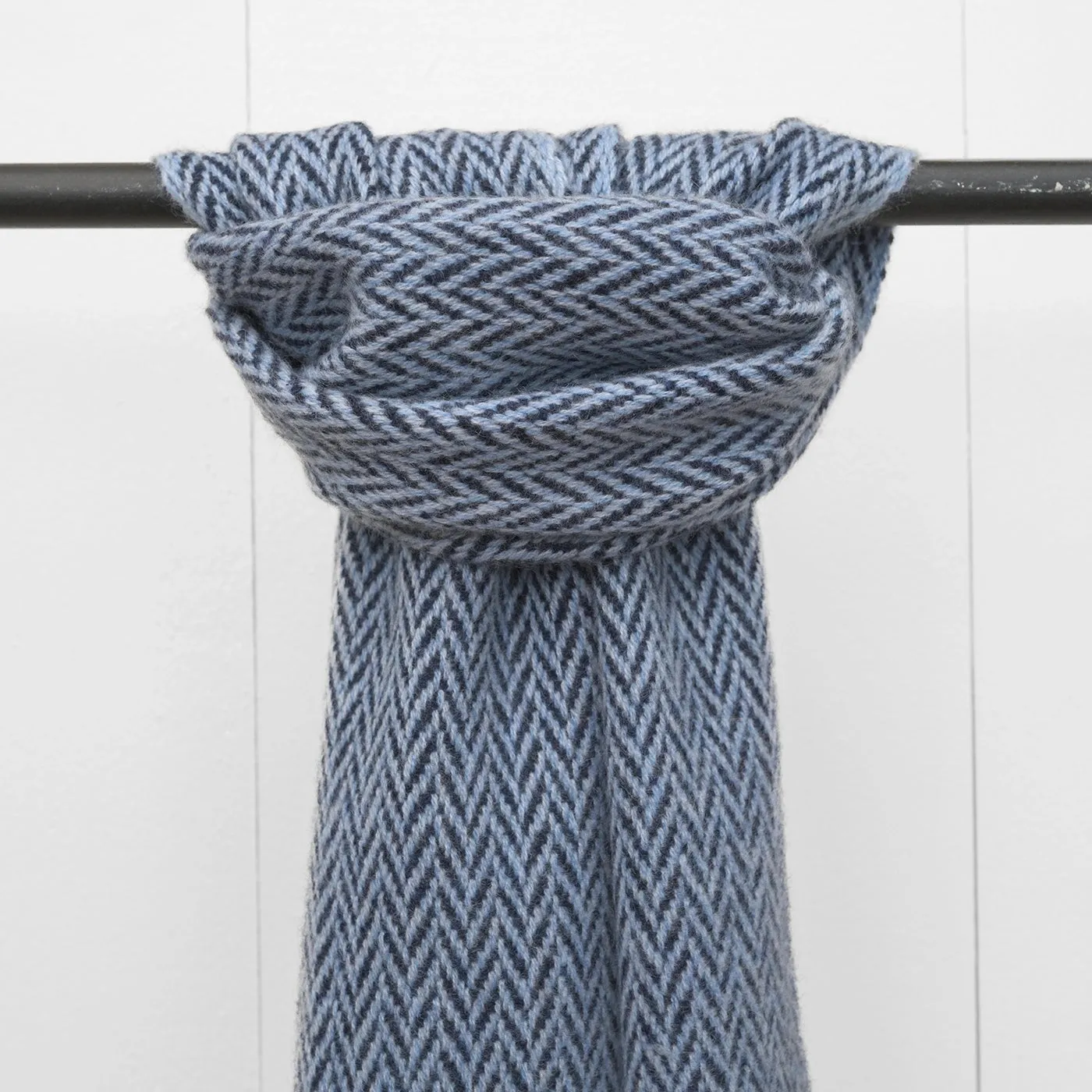 Hera Navy Blue Handwoven Cashmere Scarf