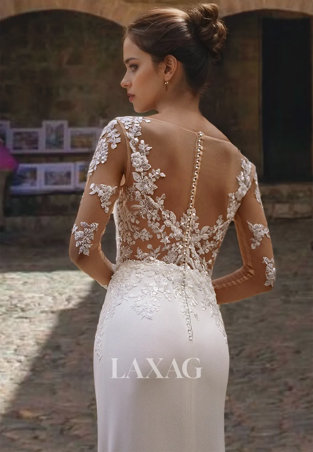 Lace Applique Long Sleeves Bride Dress Scoop-Neck Beaded Mermaid Wedding Dress with Train