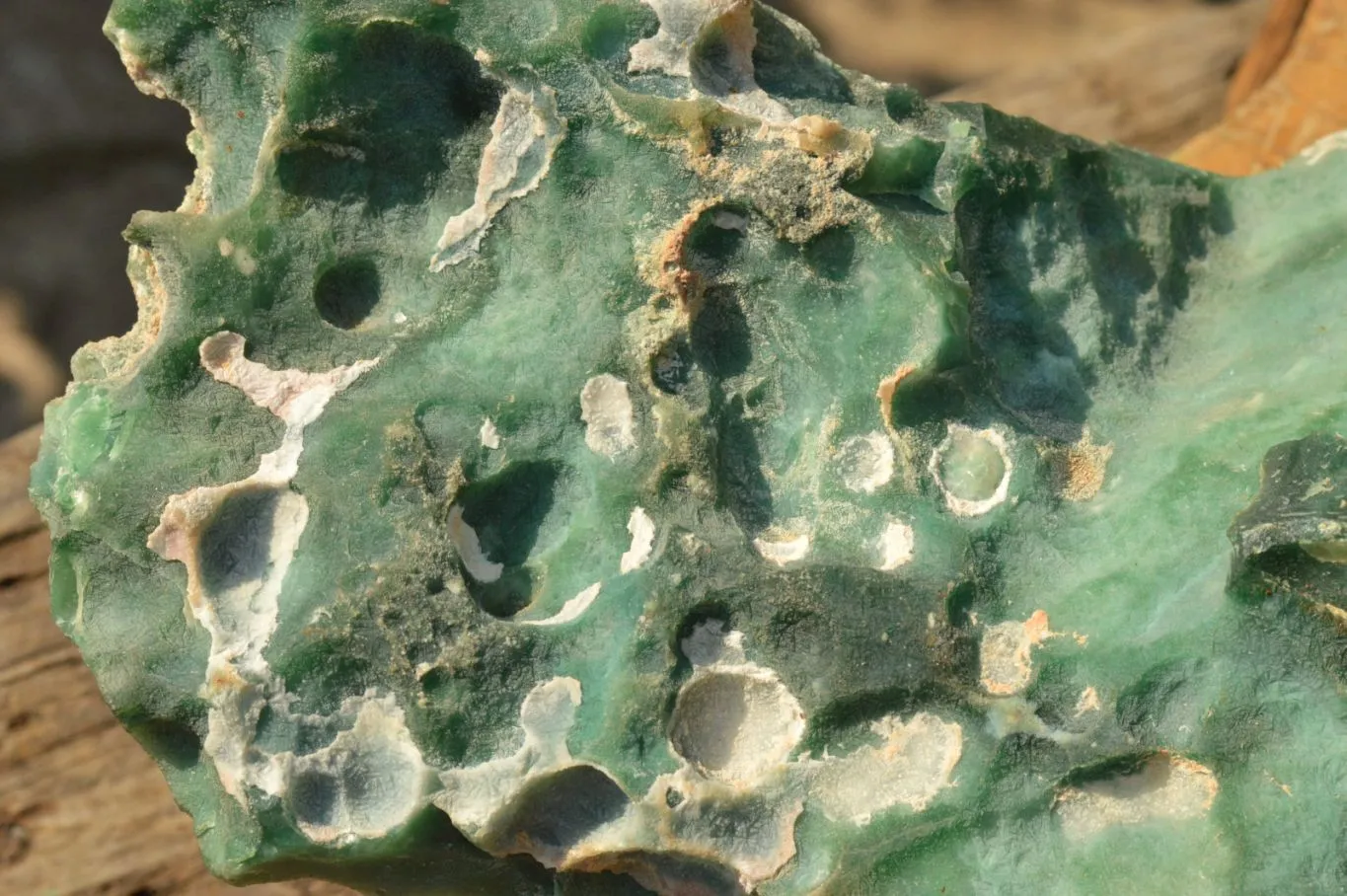 Natural XXL Emerald Mtorolite Plates With Stand x 1  From Mutorashanga, Zimbabwe