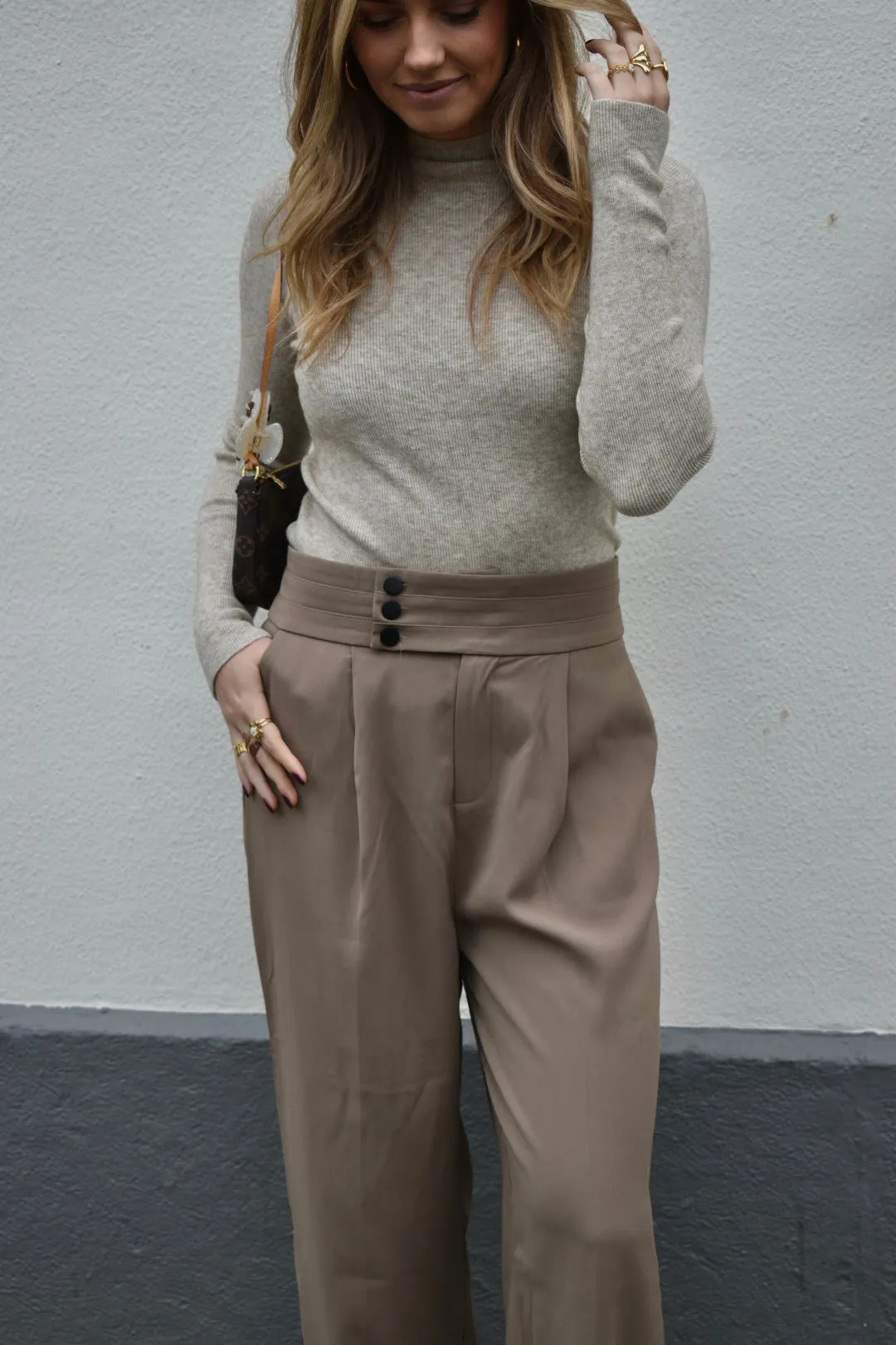 Pantalon high waist met details - Taupe