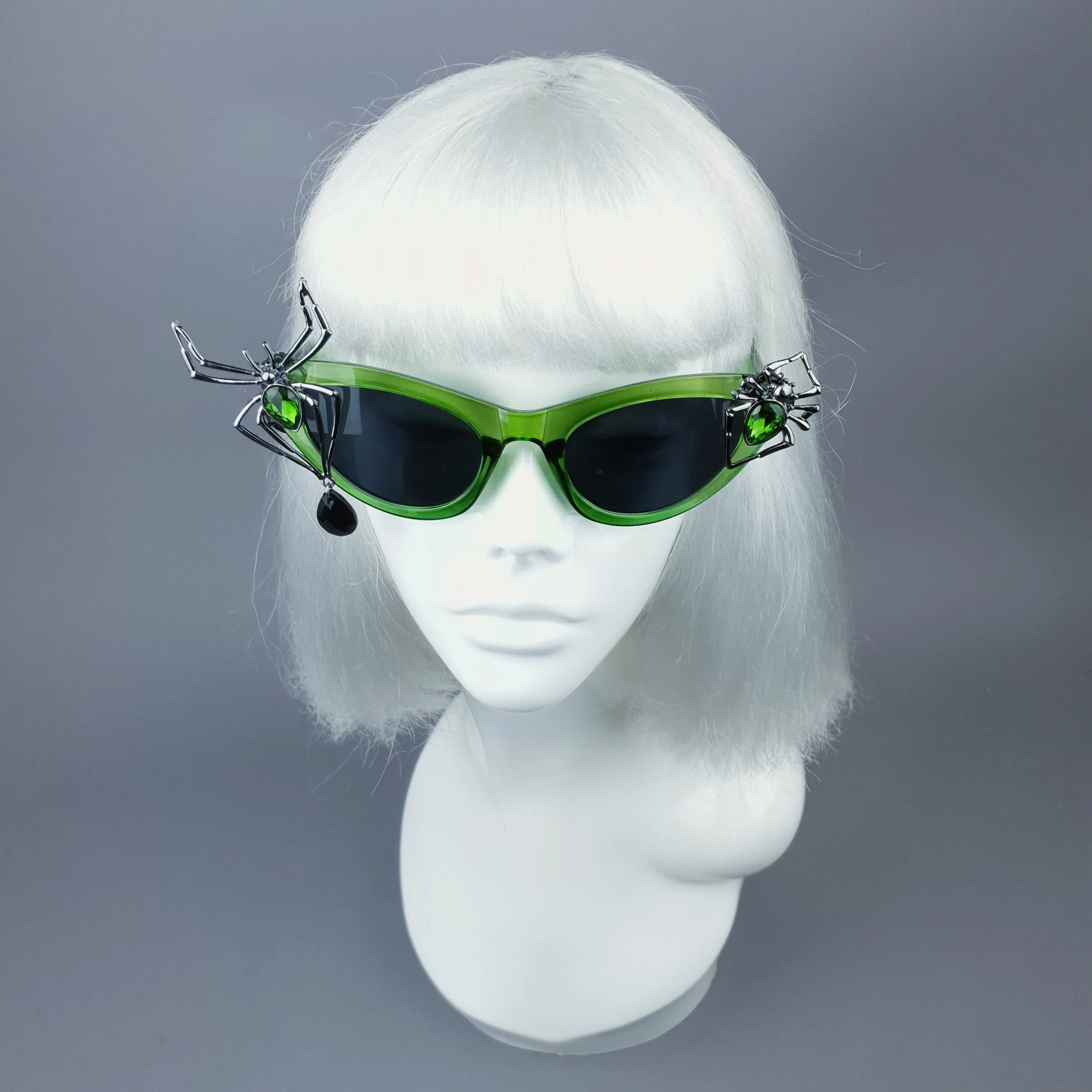 "Araniella" Green Jewel Spider Catseye Sunglasses