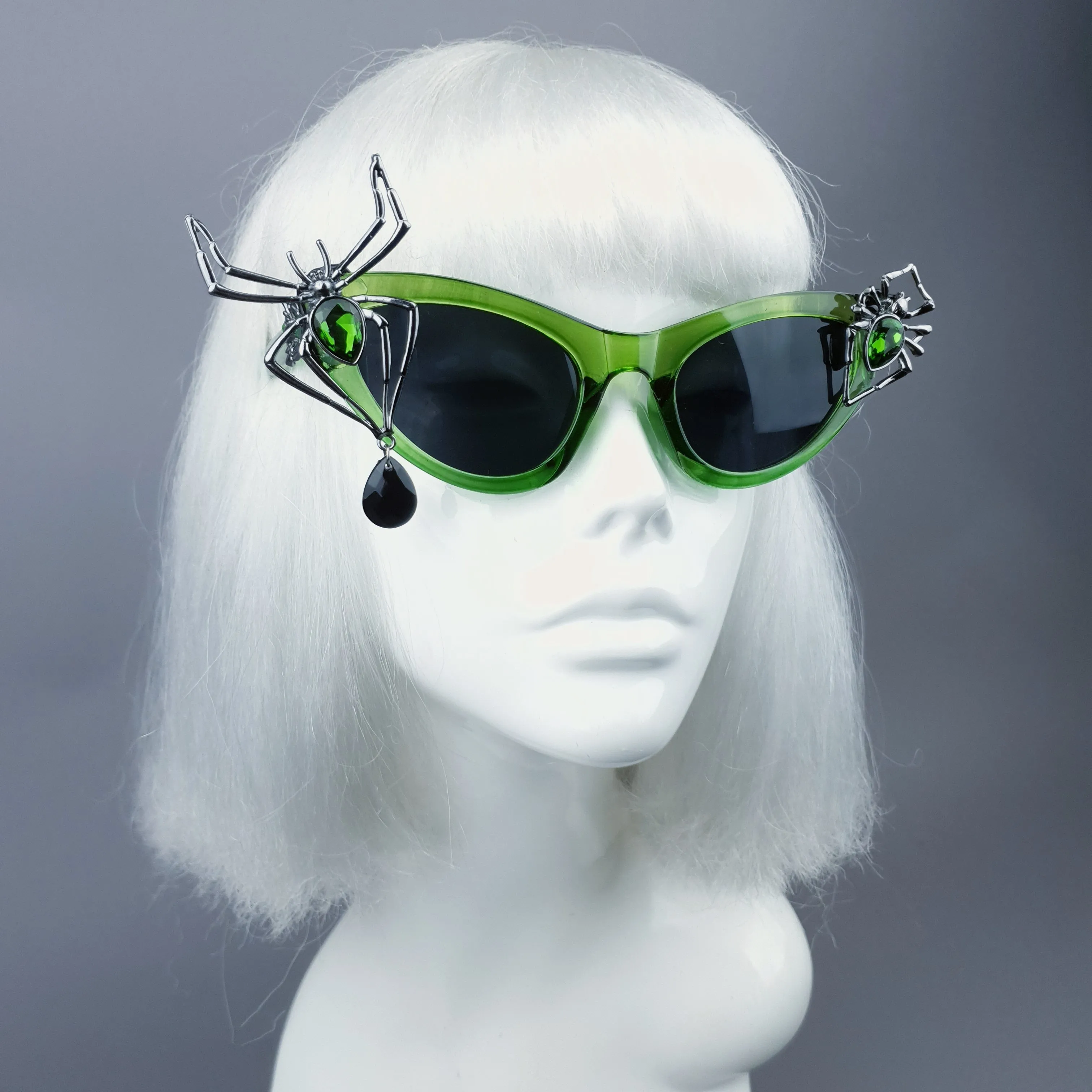 "Araniella" Green Jewel Spider Catseye Sunglasses