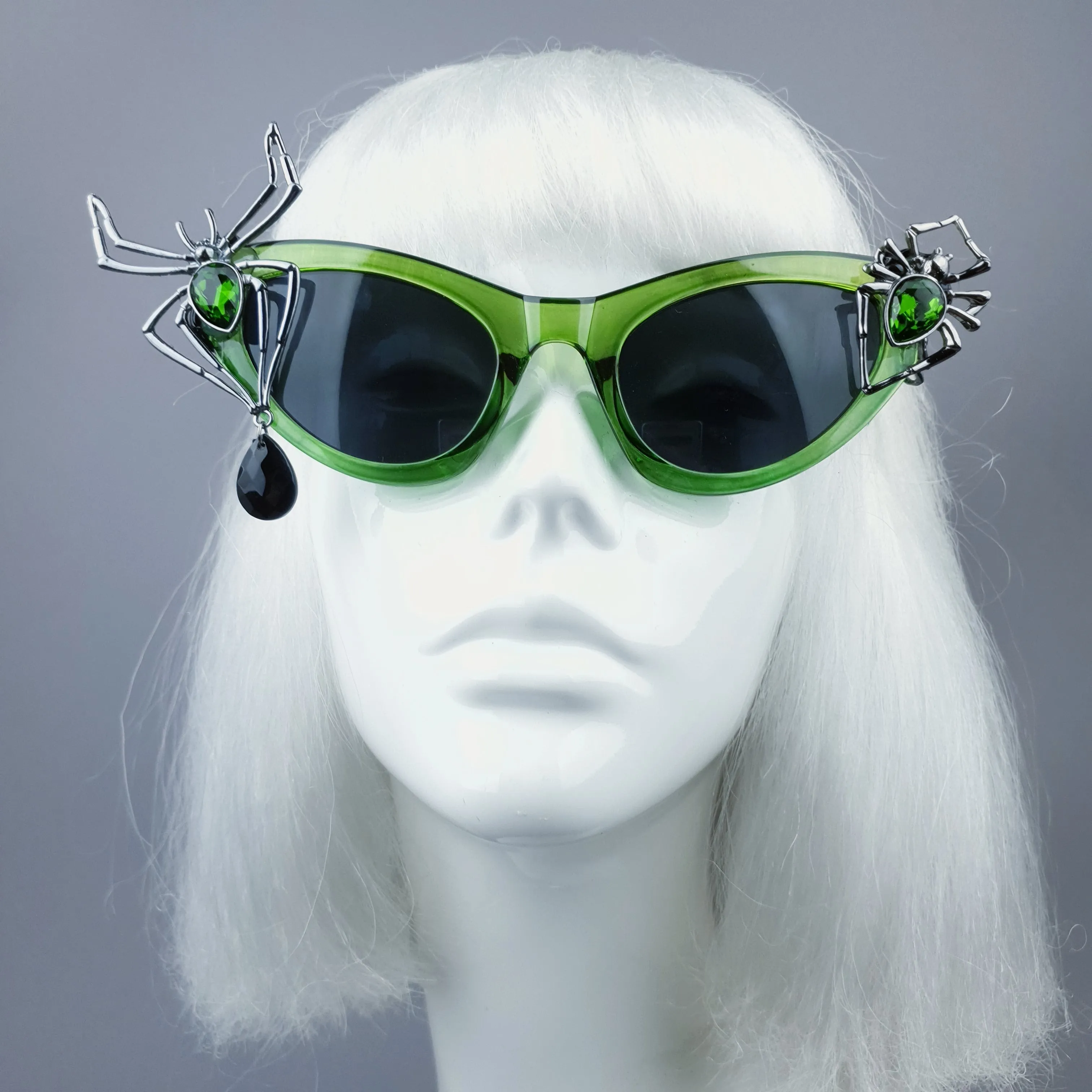 "Araniella" Green Jewel Spider Catseye Sunglasses