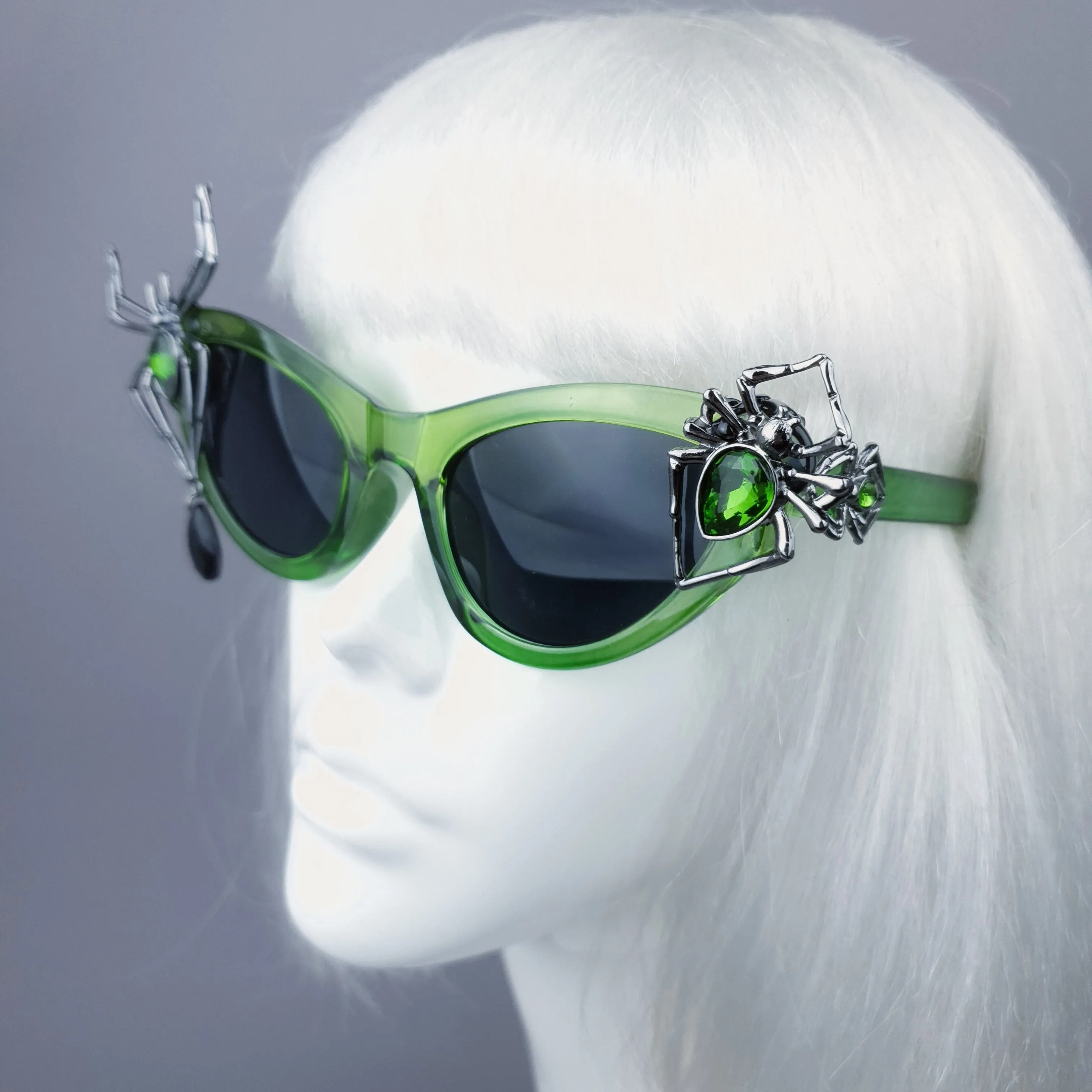 "Araniella" Green Jewel Spider Catseye Sunglasses