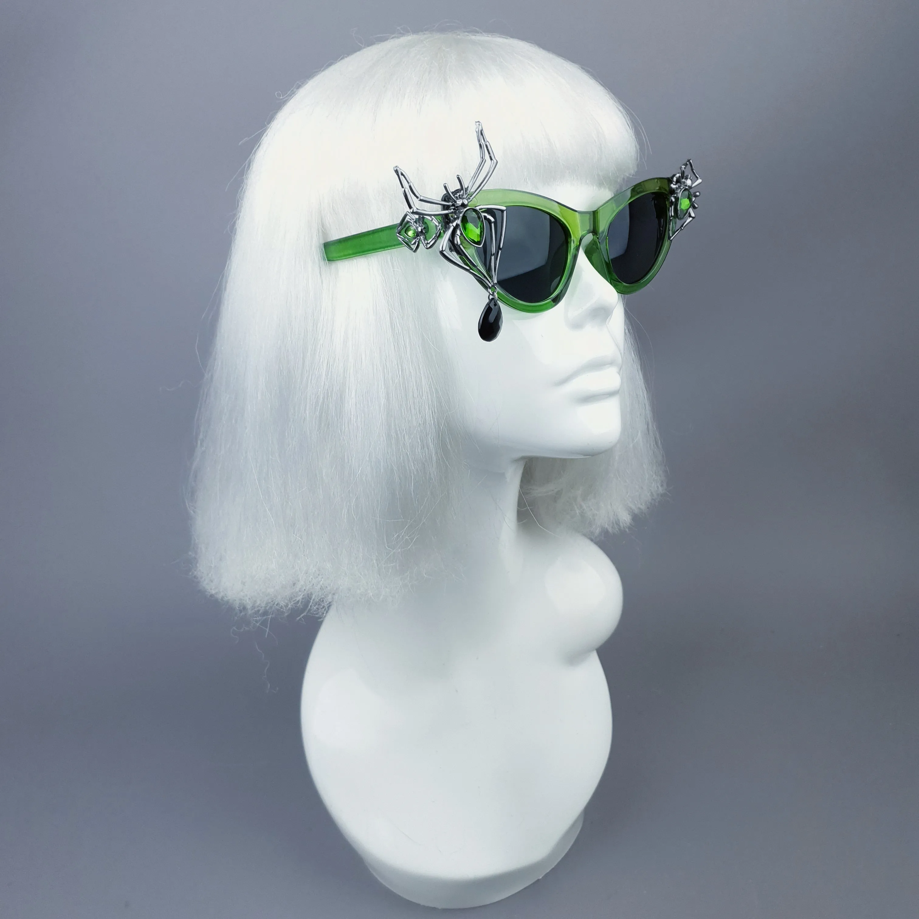 "Araniella" Green Jewel Spider Catseye Sunglasses