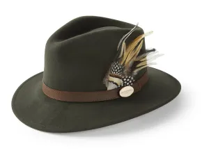 The Suffolk Fedora in Olive Green (Fawn Feather)