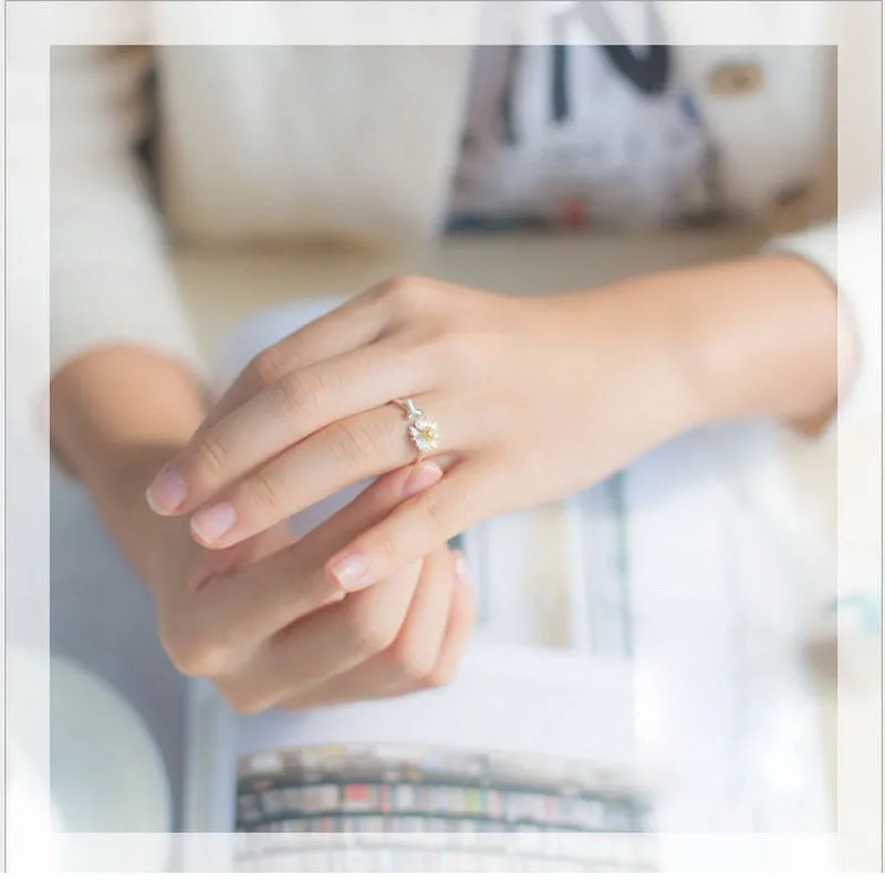 Unique Daisy Flower Ring