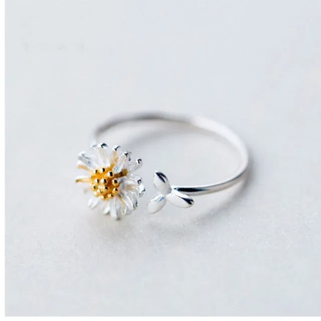 Unique Daisy Flower Ring